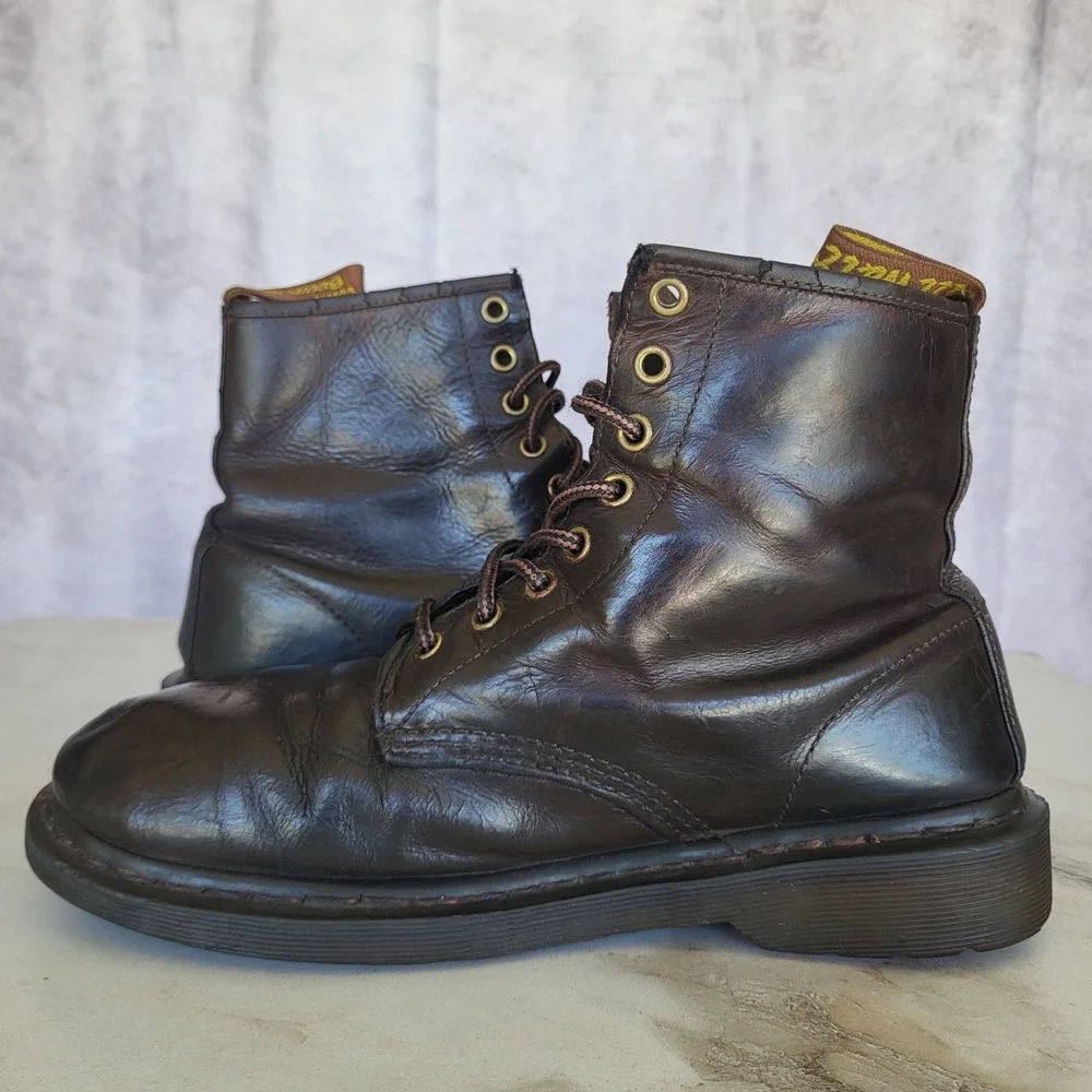 Dr. Martens 11822 Size 9 Men's Combat Biker Boots Brown Distressed